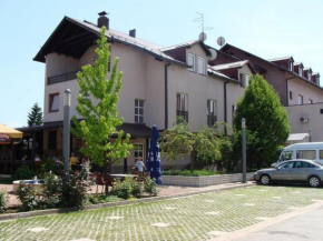  Hotel Delminium  Сараево